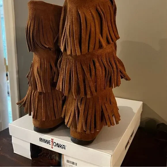 Minnetonka BoHo Dusty Brown Tripple Fringe Boots size 8